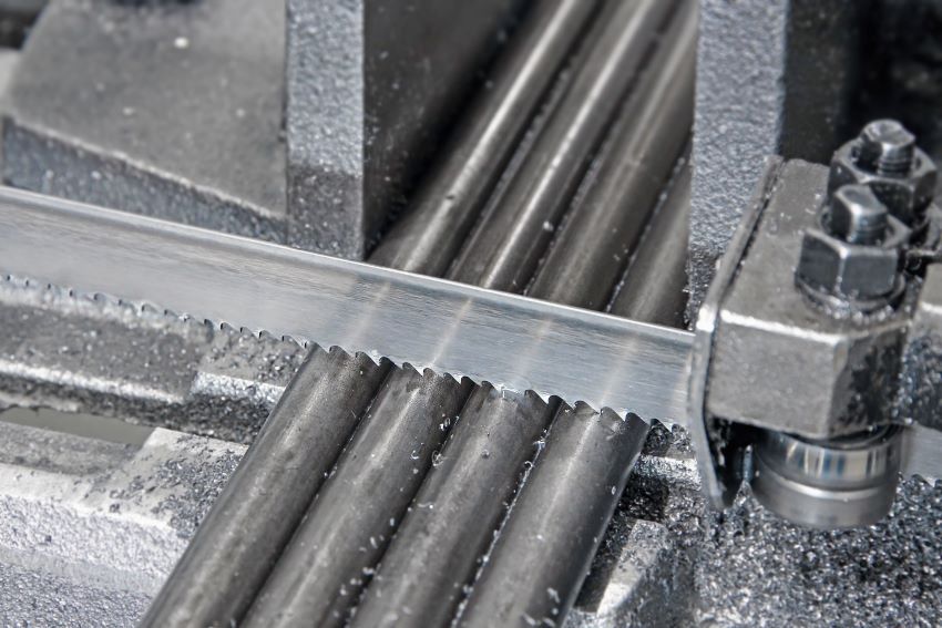 Sierra de cinta para metal: cuándo está indicado, ventajas e inconvenientes  - Maquinaria metalúrgica Feysama
